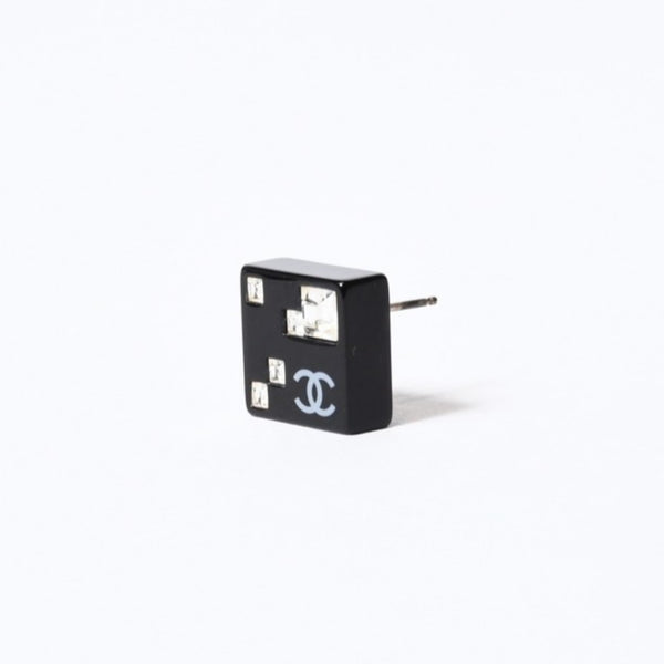 CHANEL シャネル ココマーク ピアス 重量約２.45g 05A刻印 アクリル ラインストーン ブラック クリア シルバー 両耳用 良品 中古 4b013728