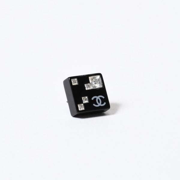 CHANEL シャネル ココマーク ピアス 重量約２.45g 05A刻印 アクリル ラインストーン ブラック クリア シルバー 両耳用 良品 中古 4b013728