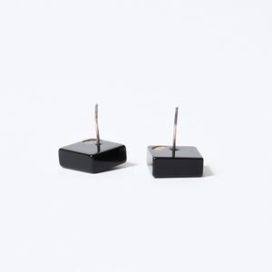 CHANEL シャネル ココマーク ピアス 重量約２.45g 05A刻印 アクリル ラインストーン ブラック クリア シルバー 両耳用 良品 中古 4b013728