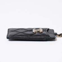 Load image into Gallery viewer, 新品未使用品 CHANEL シャネル ココマーク チェーンストラップ付き カードケース 30番台 ブラック ラムスキン 中古 4b013614