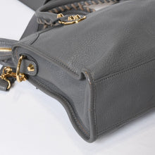 Load image into Gallery viewer, BALENCIAGA バレンシアガ メタリック エッジ シティ ハンドバッグ 2WAY 432831 レザー グレー ゴールド金具 美品 中古 4b013703