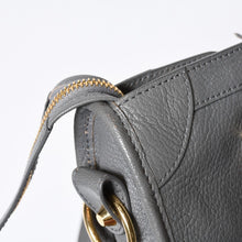 Load image into Gallery viewer, BALENCIAGA バレンシアガ メタリック エッジ シティ ハンドバッグ 2WAY 432831 レザー グレー ゴールド金具 美品 中古 4b013703