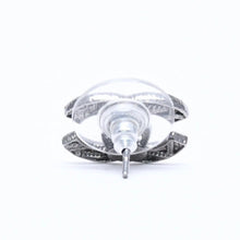 Load image into Gallery viewer, CHANEL シャネル チェーン柄 ココマーク ピアス 両耳用 B14ASV刻印 重量2.2g シルバー メタル 美品 中古 4b012967