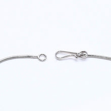 Load image into Gallery viewer, 極美品 CHANEL シャネル ココマーク ネックレス SV 00A ライトストーン シルバー 中古 4b012975