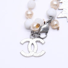 Load image into Gallery viewer, CHANEL シャネル ネックレス ビーズ 雪柄 クリスマスツリー メタル ホワイト シルバー金具 美品 中古 4b012152