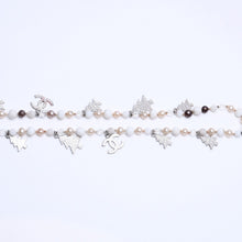 Load image into Gallery viewer, CHANEL シャネル ネックレス ビーズ 雪柄 クリスマスツリー メタル ホワイト シルバー金具 美品 中古 4b012152