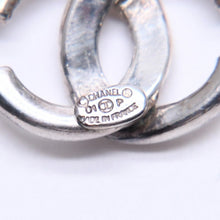 Load image into Gallery viewer, CHANEL シャネル ココマーク シルバーピアス メタル 01P刻印 アクセサリー 両耳用 イヤリング 重量4.01g フランス製 美品 中古 4c073161