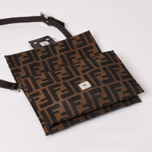 画像をギャラリービューアに読み込む, FENDI フェンディ ワンショルダーバッグ 0915967002 キャンバス レザー ブラウン ズッカ柄 総柄 シルバー金具 美品 中古 4b013868