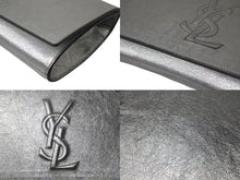 Load image into Gallery viewer, 極美品 YVES SAINT LAURENT イブ サンローラン クラッチバッグ シルバー アクセサリーポーチ 361120 中古 4b001387