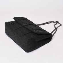 Load image into Gallery viewer, 極美品 CHANEL シャネル 2.55 Sフラップ Wチェーンショルダーバッグ 5番台 ココマーク チョコバー ウール フェルト グレー 中古 4b013941
