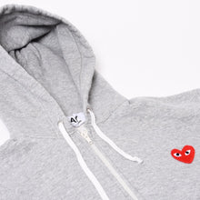 画像をギャラリービューアに読み込む, PLAY COMME des GARCONS コムデギャルソン ジップアップパーカー ハートロゴ カラーグレー 美品 中古 4b012664