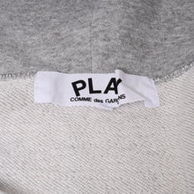 画像をギャラリービューアに読み込む, PLAY COMME des GARCONS コムデギャルソン ジップアップパーカー ハートロゴ カラーグレー 美品 中古 4b012664