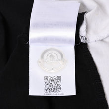 画像をギャラリービューアに読み込む, MONCLER モンクレール ロング Tシャツ メンズ ブランドロゴ コットン サイズ SF10918D70020 8390T 美品 中古 4b014061