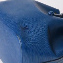 画像をギャラリービューアに読み込む, LOUIS VUITTON ルイヴィトン エピ プチノエ ワンショルダーバッグ M44105 AR1915 エピレザー ブルー ゴールド金具 良品 中古 4b014031