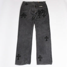 画像をギャラリービューアに読み込む, CHROME HEARTS クロムハーツ × LEVI'S 501 リーバイス501 セメタリークロスパッチ デニムパンツ サイズ30 19パッチ 美品 中古 4b014143