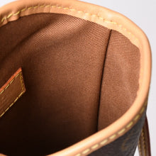 画像をギャラリービューアに読み込む, 極美品 LOUIS VUITTON ルイヴィトン フォールド ミー ポーチ ショルダーバッグ M80874 モノグラム キャンバス ヌメ革 中古 4b014032