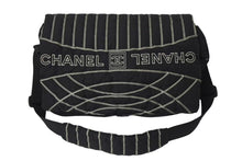 Load image into Gallery viewer, CHANEL シャネル スポーツライン ショルダーバッグ A32807 10番台 ココマーク 刺繍 ナイロン ブラック 美品 中古 4b001460