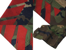 画像をギャラリービューアに読み込む, OFF WHITE オフホワイト 15AW バックアローカモ柄ミリタリージャケットブルゾン コットン グリーン レッド サイズXXS 美品 中古 4b001480