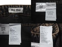 Load image into Gallery viewer, 極美品 MIU MIU ミュウミュウ ロゴ デニム パンツ 2022 ダメージ加工 ブラック サイズ42 中古 4b001492