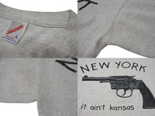 画像をギャラリービューアに読み込む, VINTAGE ヴィンテージ 90's NEW YORK it ain't kansas メッセージTシャツ サイズL 拳銃 グレー 美品 中古 4b001549