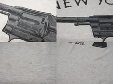 画像をギャラリービューアに読み込む, VINTAGE ヴィンテージ 90's NEW YORK it ain't kansas メッセージTシャツ サイズL 拳銃 グレー 美品 中古 4b001549