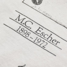 画像をギャラリービューアに読み込む, VINTAGE ヴィンテージ M.C. Escher マウリッツ エッシャー アート 半袖Ｔシャツ ホワイト コットン 1991年 絵 プリント サイズL 良品 中古 4b001568