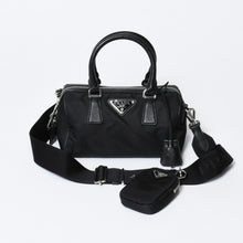Load image into Gallery viewer, 極美品 PRADA プラダ 三角ロゴ ショルダーバッグ 1BB846 ブラック レザー ジャガード シルバー金具 中古 4b013698