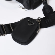 Load image into Gallery viewer, 極美品 PRADA プラダ 三角ロゴ ショルダーバッグ 1BB846 ブラック レザー ジャガード シルバー金具 中古 4b013698