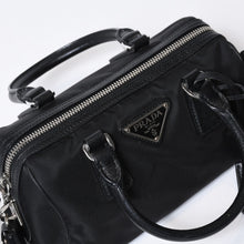 Load image into Gallery viewer, 極美品 PRADA プラダ 三角ロゴ ショルダーバッグ 1BB846 ブラック レザー ジャガード シルバー金具 中古 4b013698