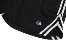 Load image into Gallery viewer, CHAMPION チャンピオン メッシュ ショーツ ショートパンツ バスパン ポリエステル ブラック サイズM 美品 中古 4b001633