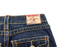 Load image into Gallery viewer, TRUE RELIGION トゥルーレリジョン RAINBOW JOEY レインボーステッチ フレアデニムパンツ 009-024984 インディゴ サイズ27 美品 中古 4b001680