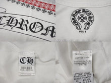 画像をギャラリービューアに読み込む, CHROME HEARTS クロムハーツ 半袖VネックTシャツ サイズS アメリカンフラッグ ホースシュー ダガー プリント ホワイト 美品 中古 4b001689