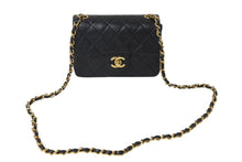 Load image into Gallery viewer, CHANEL シャネル ミニマトラッセ18 チェーンショルダーバッグ ラムスキン ブラック 1番台 美品 中古 4b001699