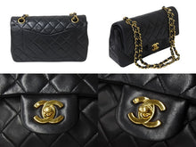 Load image into Gallery viewer, 極美品 CHANEL シャネル マトラッセ23 Wフラップ Wチェーン ショルダーバッグ 1番台 ラムスキン ココマーク ブラック ゴールド金具 中古 4b001700