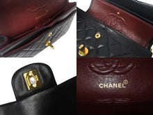 Load image into Gallery viewer, 極美品 CHANEL シャネル マトラッセ23 Wフラップ Wチェーン ショルダーバッグ 1番台 ラムスキン ココマーク ブラック ゴールド金具 中古 4b001700