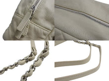 Load image into Gallery viewer, CHANEL シャネル マトラッセ ココマーク チェーントートバック 20番台 キャビアスキン ベージュ シルバー金具 美品 中古 4b001713