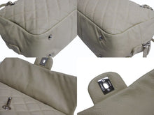 Load image into Gallery viewer, CHANEL シャネル マトラッセ ココマーク チェーントートバック 20番台 キャビアスキン ベージュ シルバー金具 美品 中古 4b001713