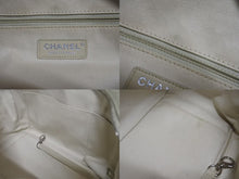 Load image into Gallery viewer, CHANEL シャネル マトラッセ ココマーク チェーントートバック 20番台 キャビアスキン ベージュ シルバー金具 美品 中古 4b001713