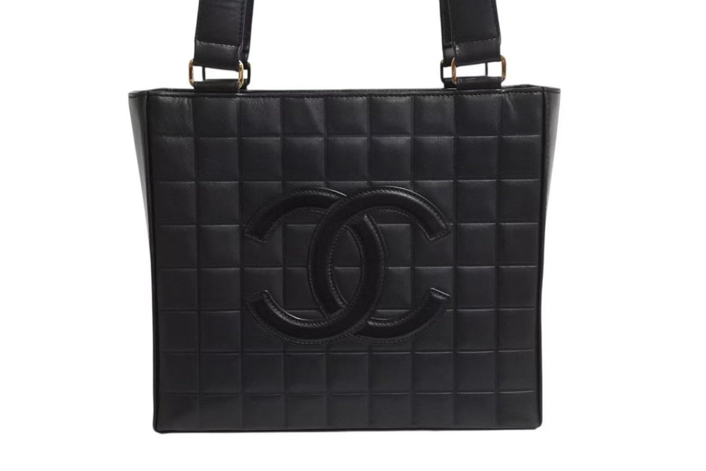 CHANEL Chanel Matelasse Chocolate Bar Tote Bag Handbag Coco Mark No. 7 Lambskin Black Gold Hardware Good Condition Used 4b001719