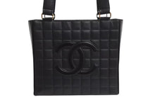 Load image into Gallery viewer, CHANEL シャネル マトラッセ チョコバー トートバッグ ハンドバッグ ココマーク 7番台 ラムスキン ブラック ゴールド金具 美品 中古 4b001719