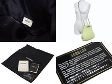 Load image into Gallery viewer, CHANEL シャネル ヒップバッグ ハンドバッグ 2005プレミアエディション 5番台 ウール メタル グリーン 美品 中古 4b001720