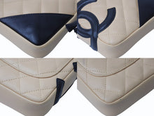 Load image into Gallery viewer, CHANEL シャネル カンボンライン ショルダーバッグ 9番台 ラムスキン ベージュ ブラック シルバー金具 美品 中古 4b001724