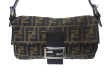 画像をギャラリービューアに読み込む, FENDI フェンディ マンマバケット ワンショルダーバッグ 26424 ズッカ柄 ブラウン キャンバス レザー シルバー金具 美品 中古 4b001730
