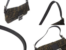 画像をギャラリービューアに読み込む, FENDI フェンディ マンマバケット ワンショルダーバッグ 26424 ズッカ柄 ブラウン キャンバス レザー シルバー金具 美品 中古 4b001730