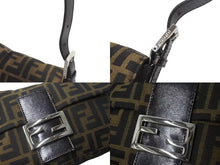 画像をギャラリービューアに読み込む, FENDI フェンディ マンマバケット ワンショルダーバッグ 26424 ズッカ柄 ブラウン キャンバス レザー シルバー金具 美品 中古 4b001730