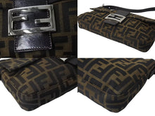 画像をギャラリービューアに読み込む, FENDI フェンディ マンマバケット ワンショルダーバッグ 26424 ズッカ柄 ブラウン キャンバス レザー シルバー金具 美品 中古 4b001730