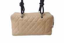 Load image into Gallery viewer, 極美品 CHANEL シャネル ポーチ ハンドバッグ カンボンライン ココマーク 9番台 ラムスキン ベージュ ブラック 中古 4b001735
