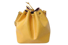 Load image into Gallery viewer, LOUIS VUITTON ルイヴィトン ショルダーバッグ プチ ノエ エピ M44109 タッシリーイエロー ゴールド金具 良品 中古 4b001740