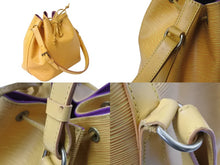 Load image into Gallery viewer, LOUIS VUITTON ルイヴィトン ショルダーバッグ プチ ノエ エピ M44109 タッシリーイエロー ゴールド金具 良品 中古 4b001740