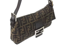 画像をギャラリービューアに読み込む, FENDI フェンディ マンマバケット ワンショルダーバッグ 26424 ズッカ柄 ブラウン キャンバス レザー シルバー金具 美品 中古 4b001754